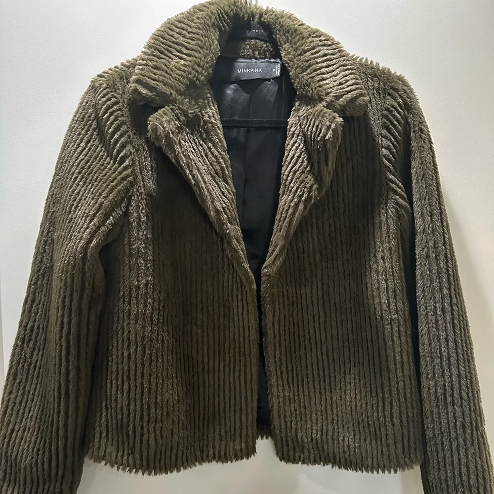 MINKPINK Olive Green Faux Fur Jacket 🫒 - Picture 1 of 3